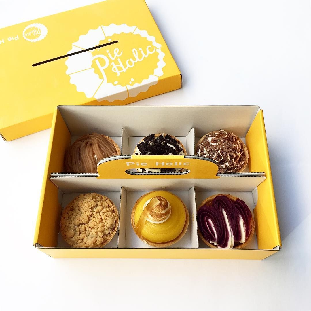 Custom Cake Boxes with Inserts1